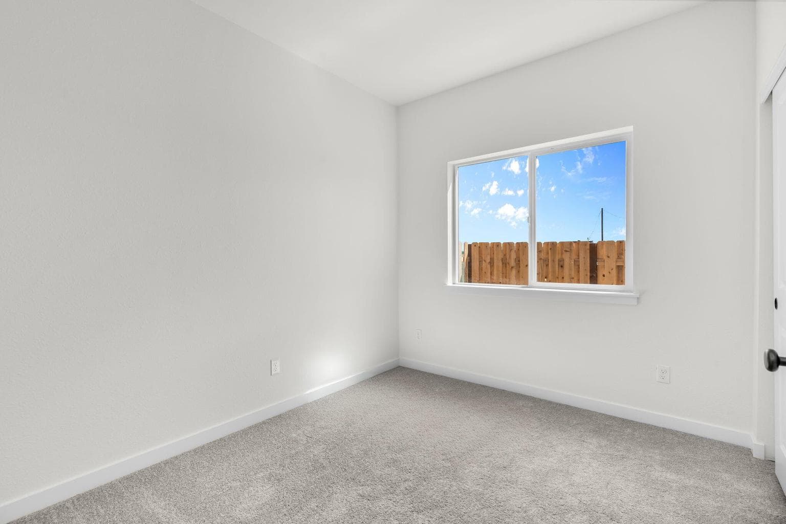 Photo of 512 SW 6th Street 16 of 26