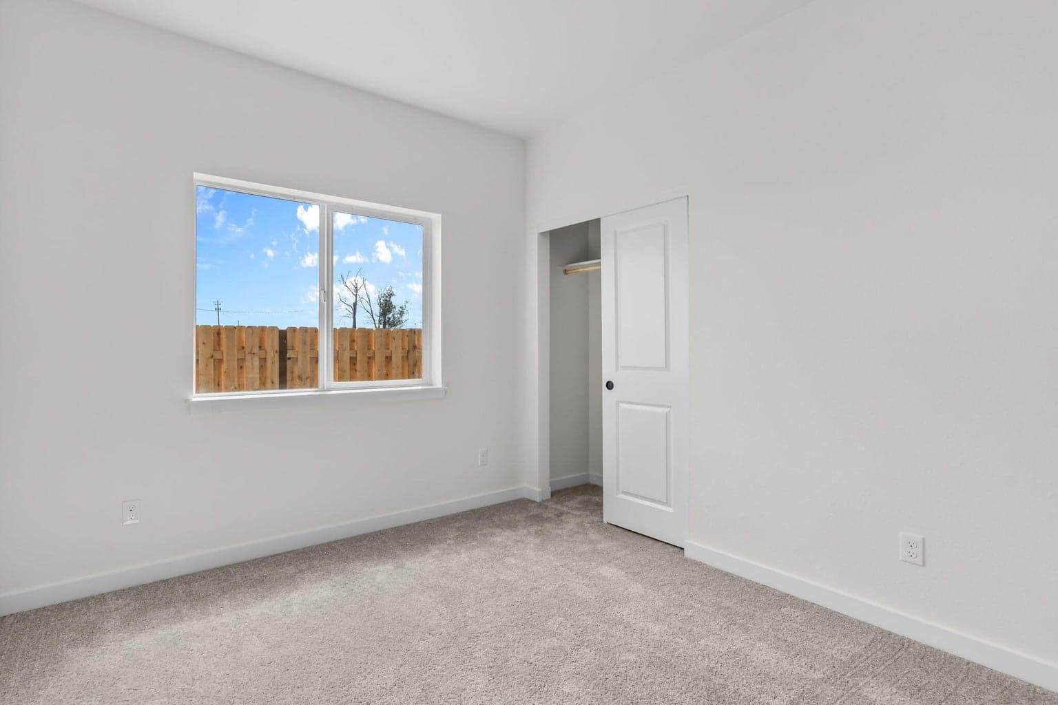 Photo of 512 SW 6th Street 17 of 26