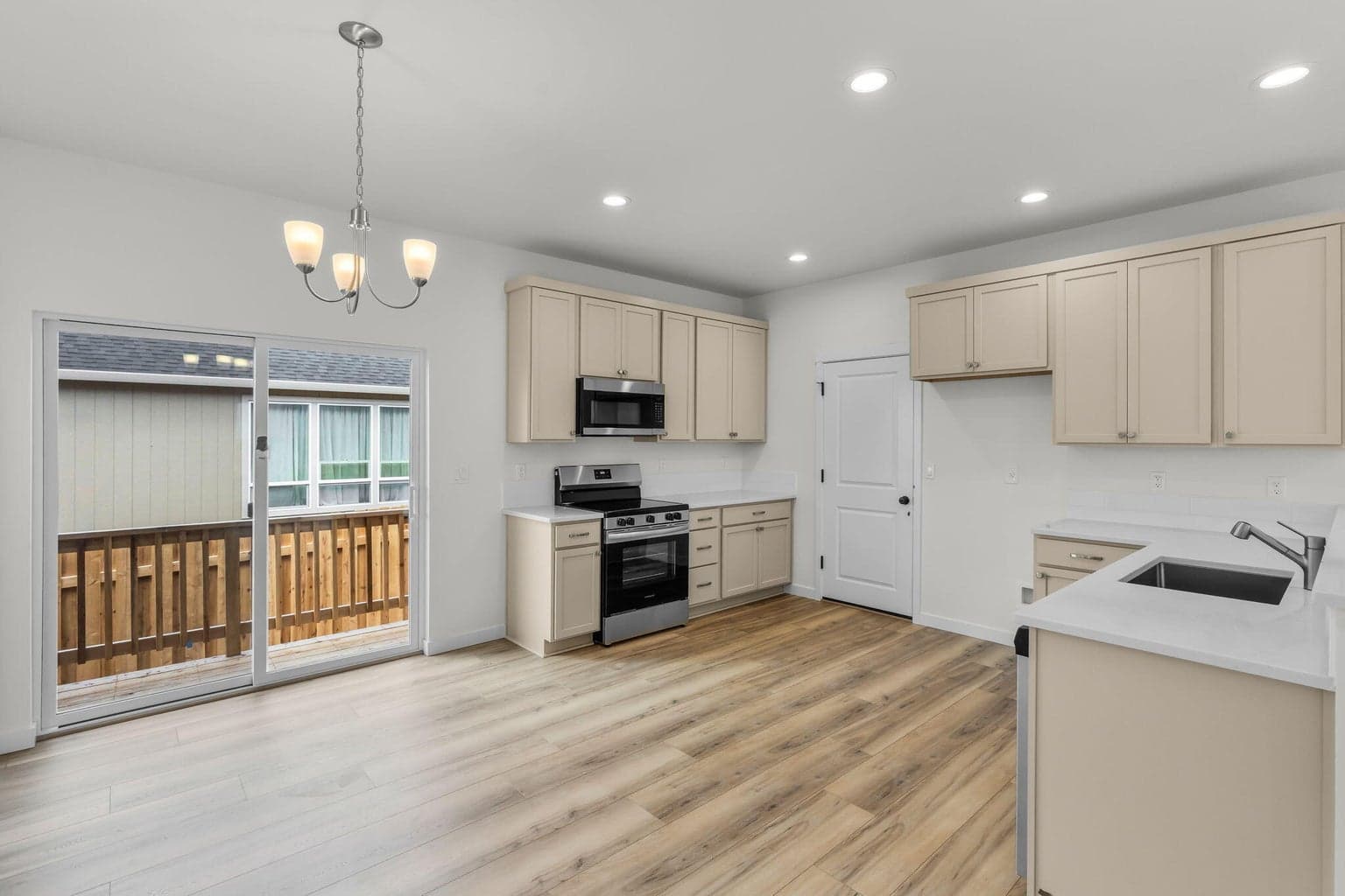 Photo of 508 SW 6th Street 8 of 21