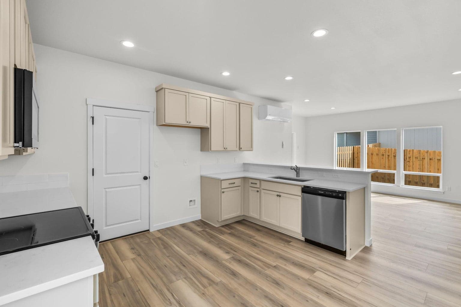 Photo of 508 SW 6th Street 9 of 21