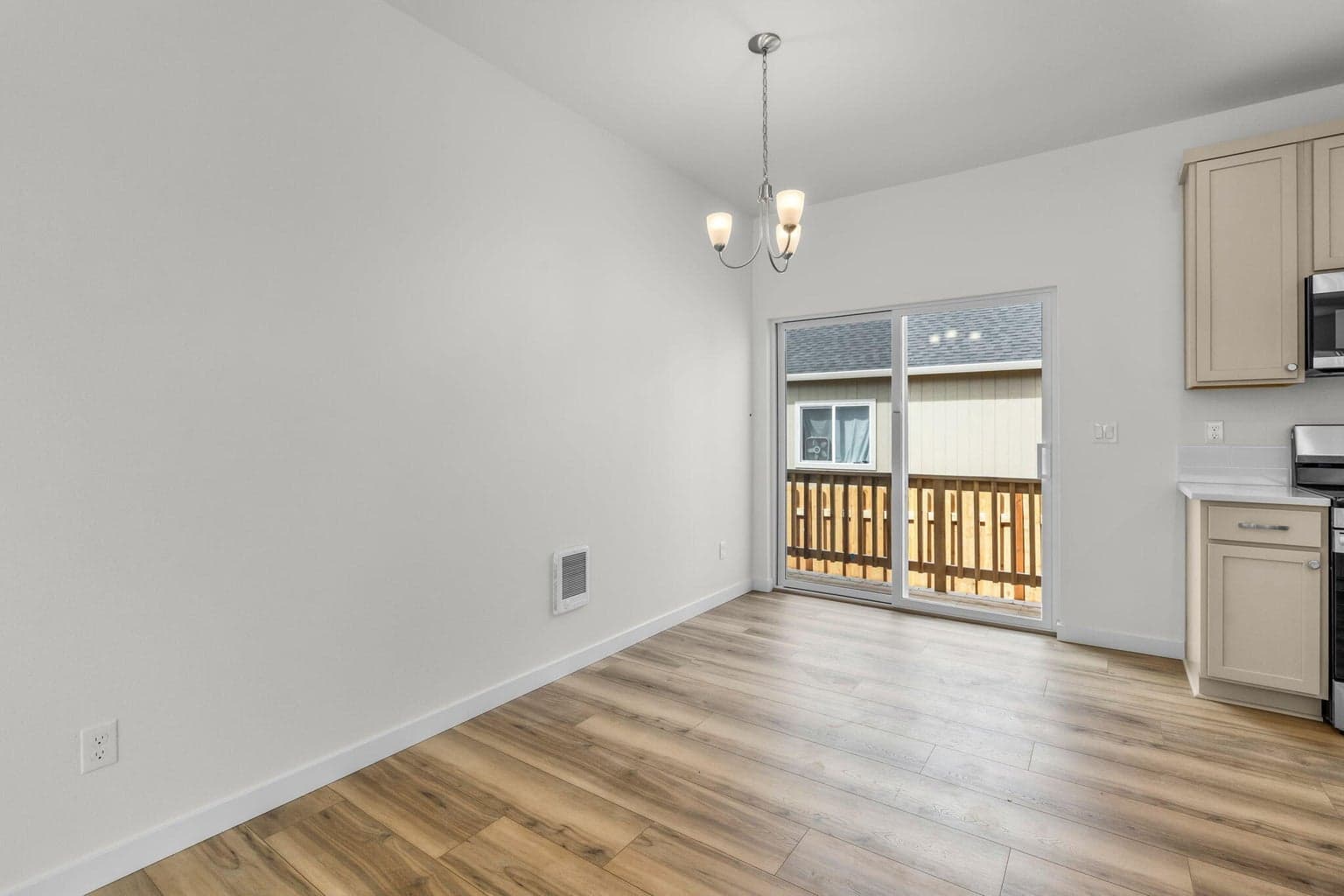 Photo of 508 SW 6th Street 10 of 21