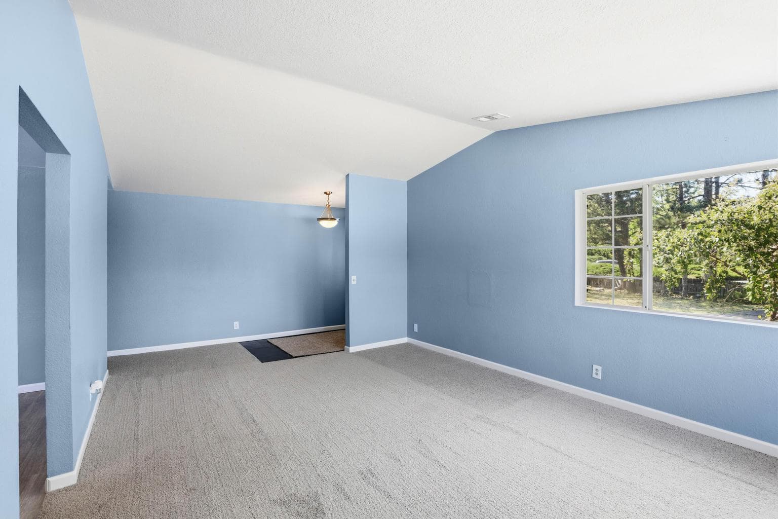 Photo of 540 Oak Knoll 5 of 20