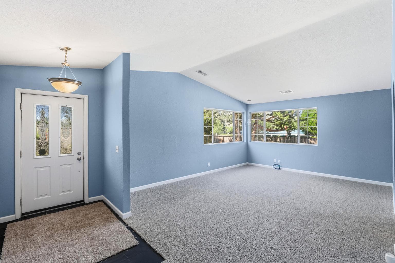 Photo of 540 Oak Knoll 4 of 20