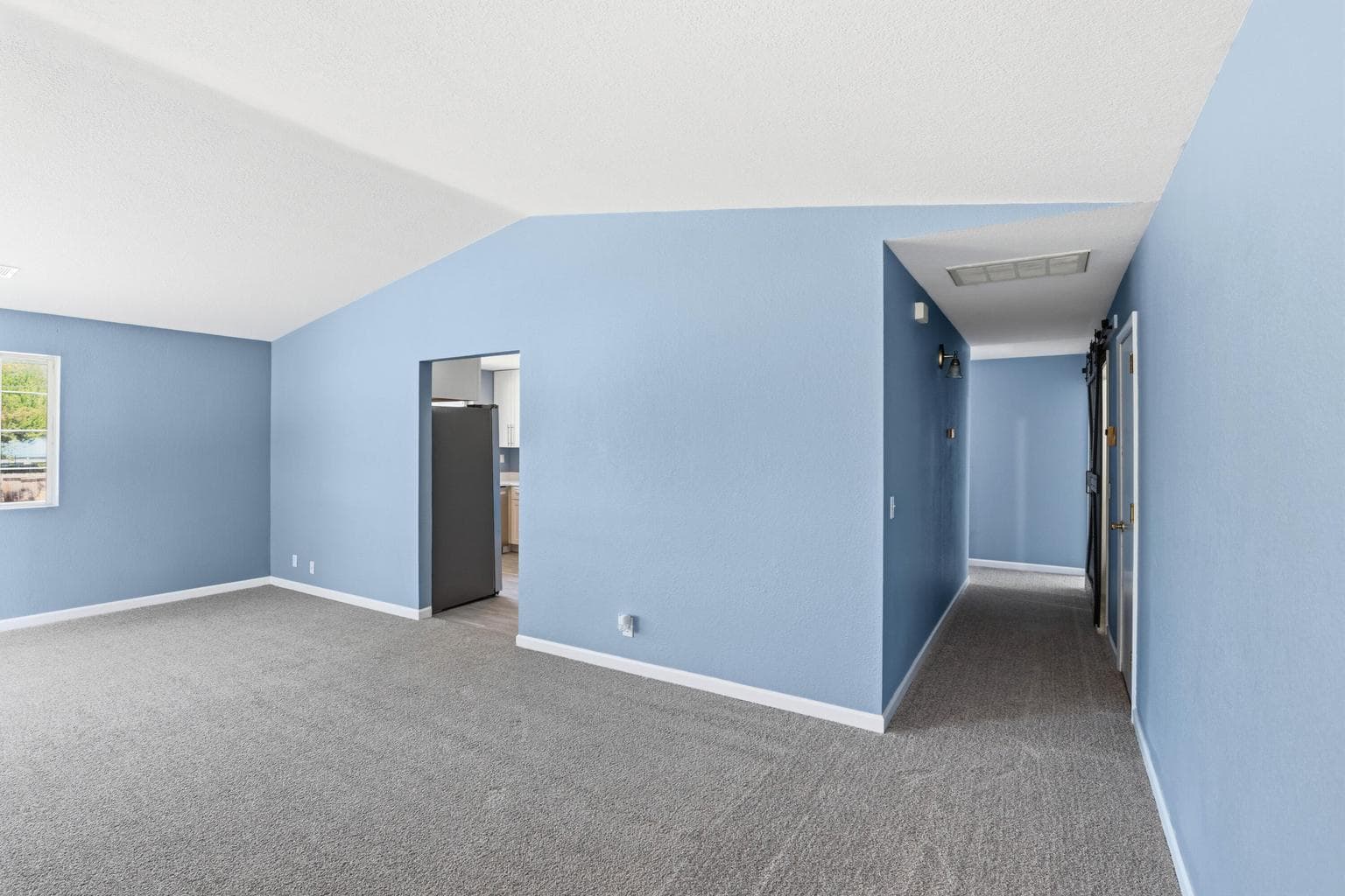Photo of 540 Oak Knoll 3 of 20