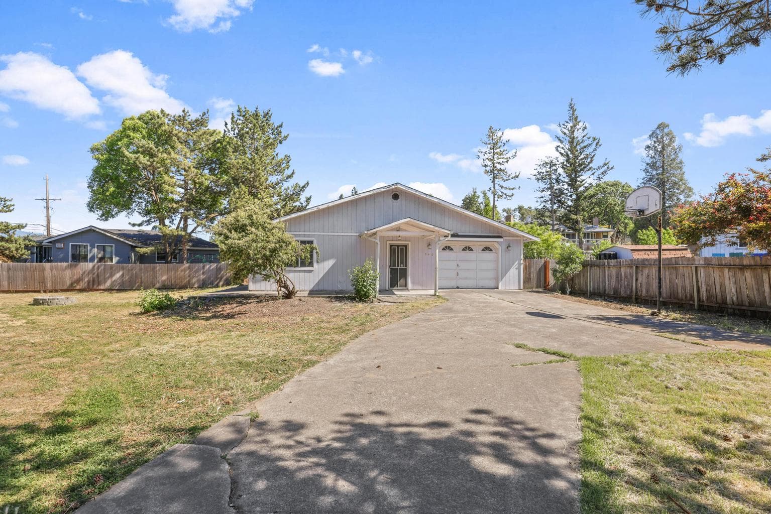 Photo of 540 Oak Knoll 2 of 20