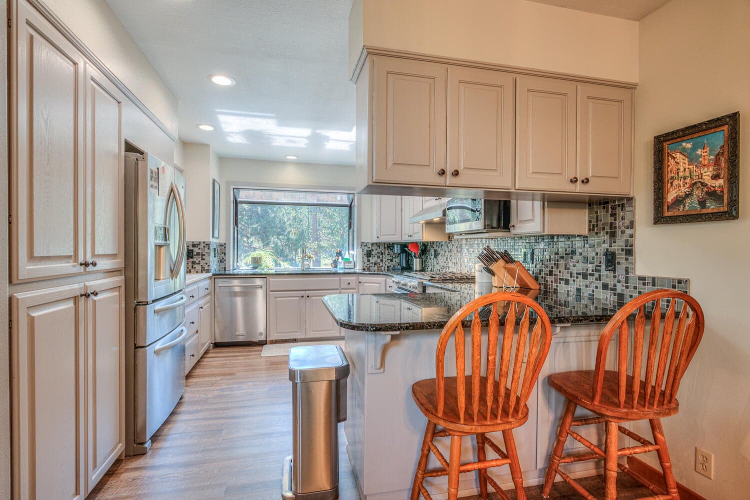 Photo of 57665 Aspen Lane 9 of 36