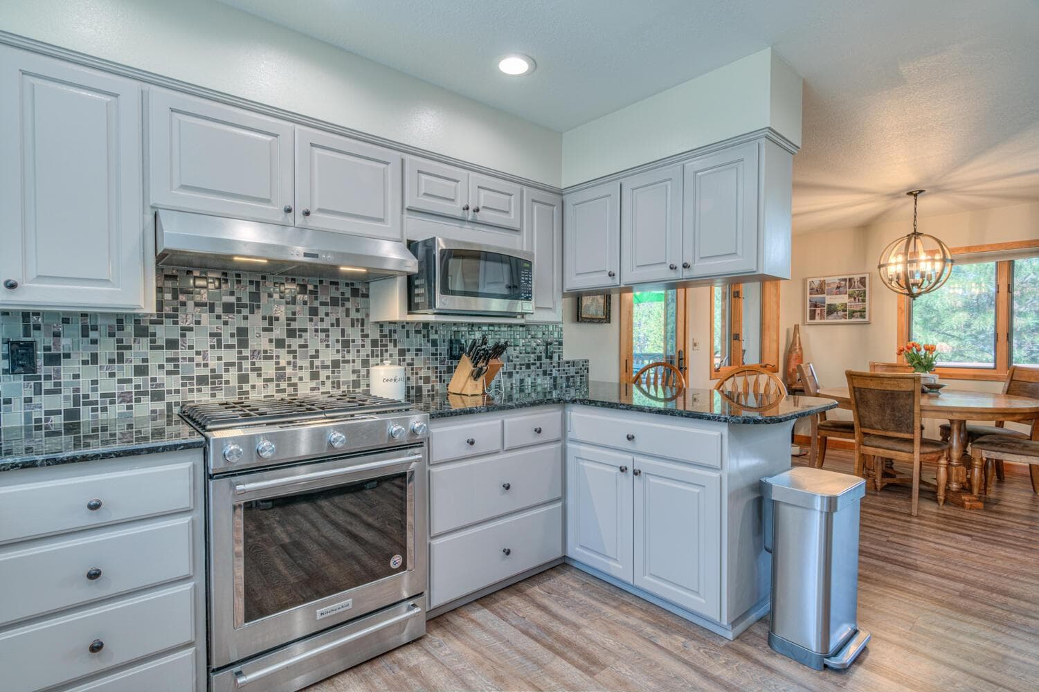 Photo of 57665 Aspen Lane 10 of 36