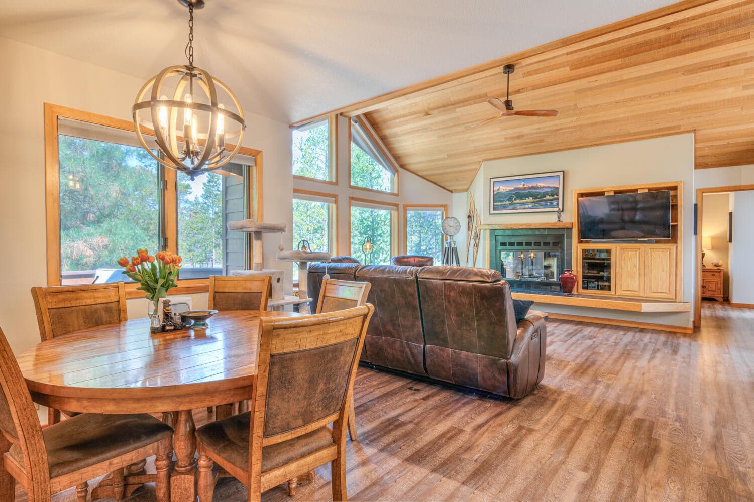Photo of 57665 Aspen Lane 8 of 36