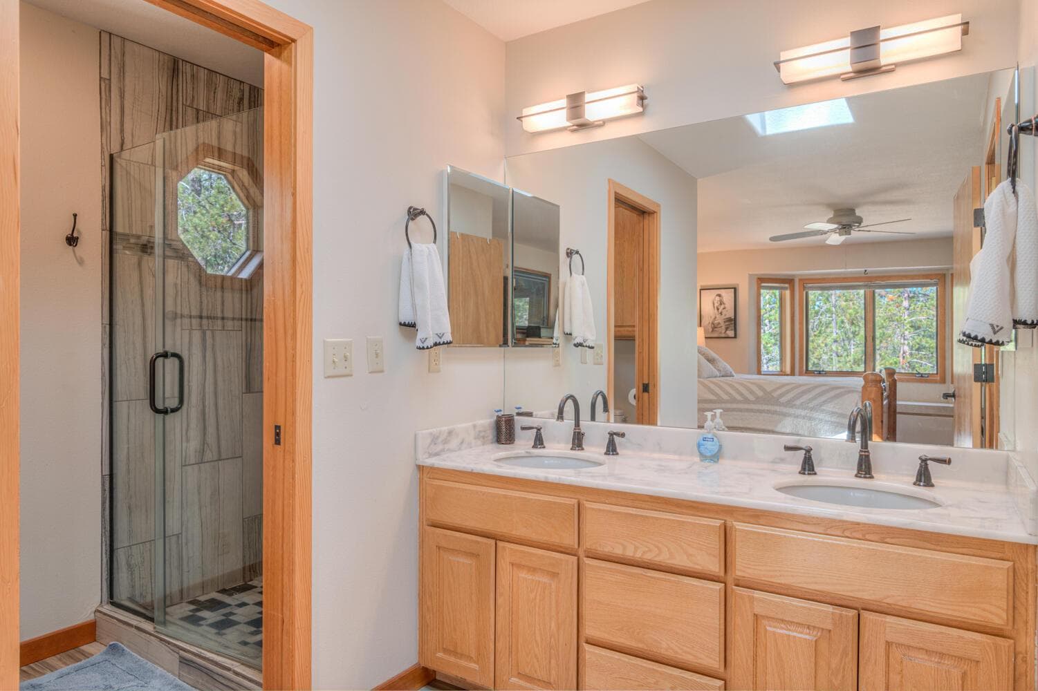 Photo of 57665 Aspen Lane 15 of 36