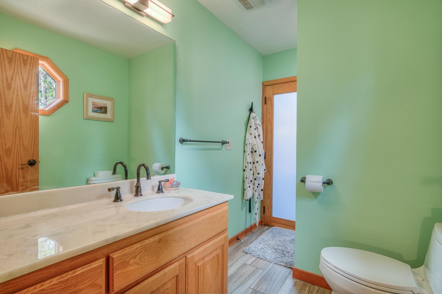 Photo of 57665 Aspen Lane 23 of 36