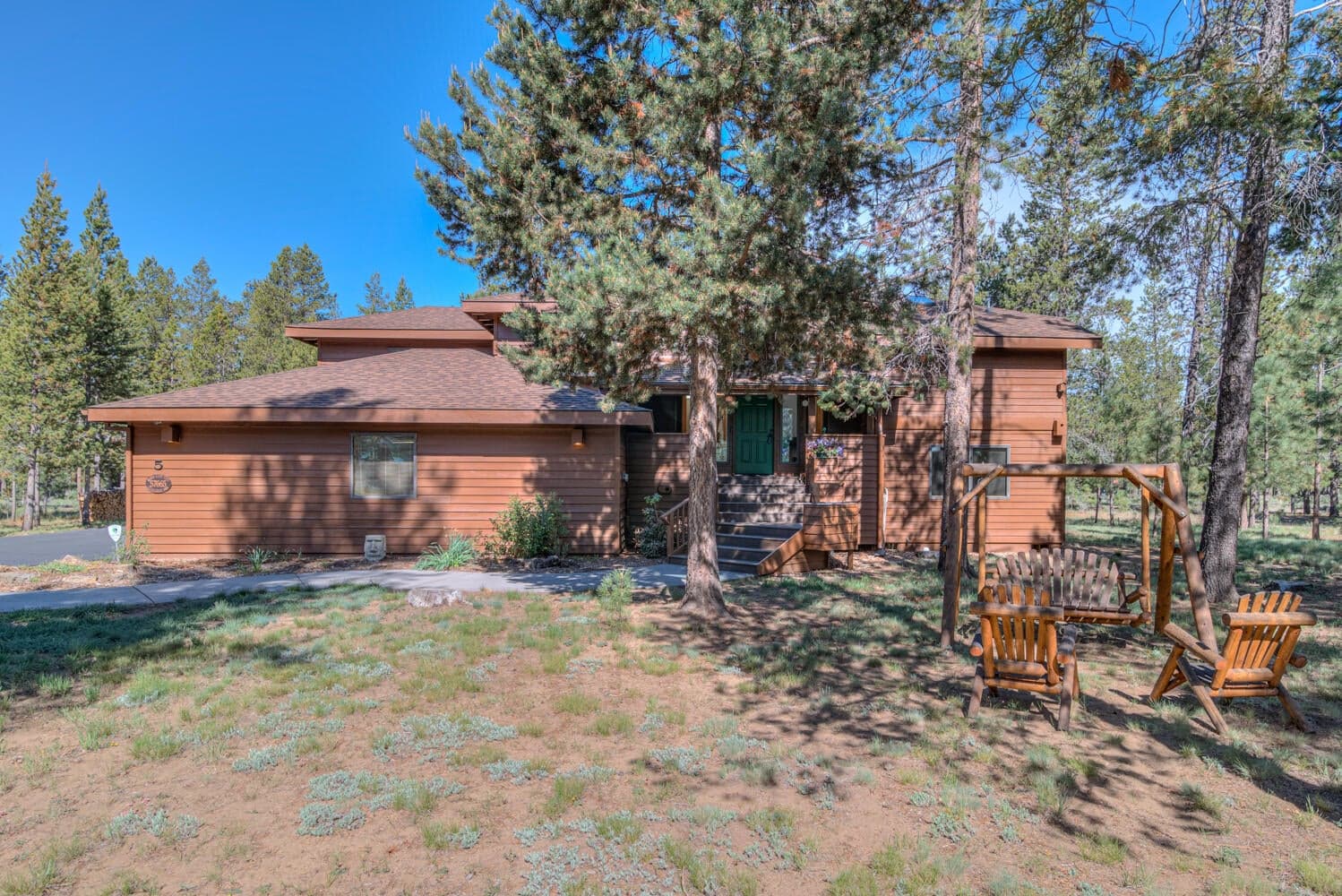 Photo of 57665 Aspen Lane 27 of 36