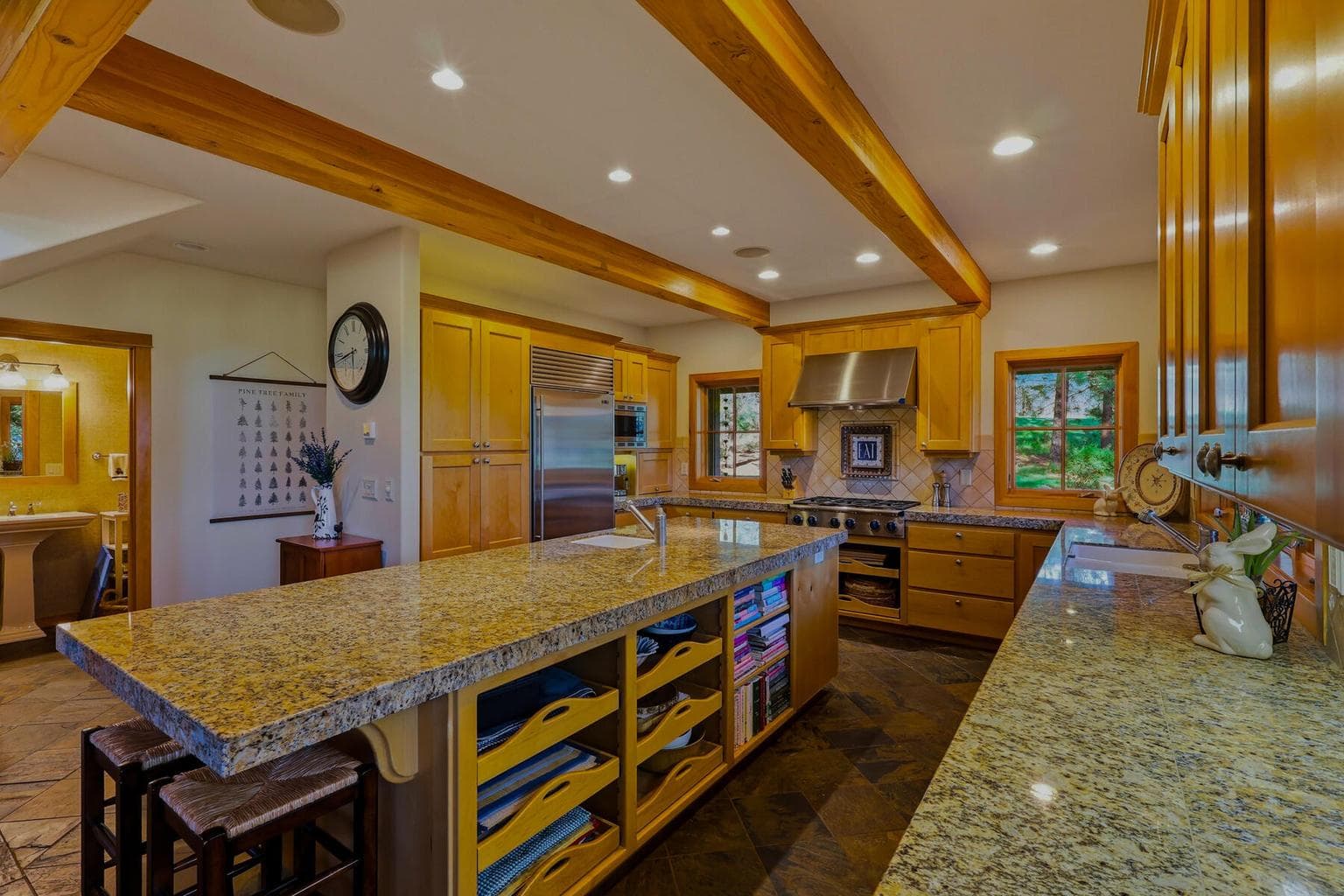 Kitchen with great storage and coutner space