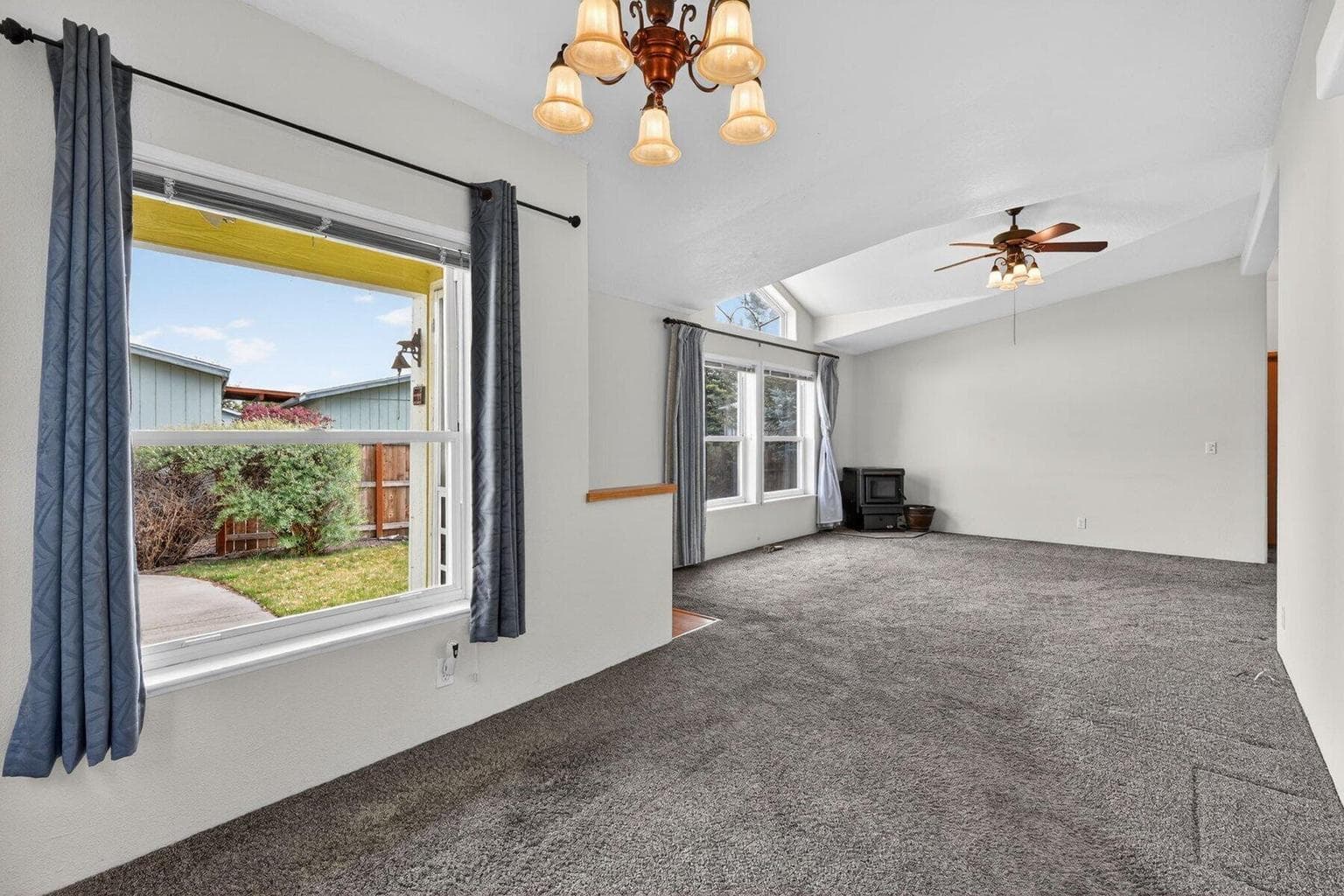 Photo of 826 Shoshone 3 of 38