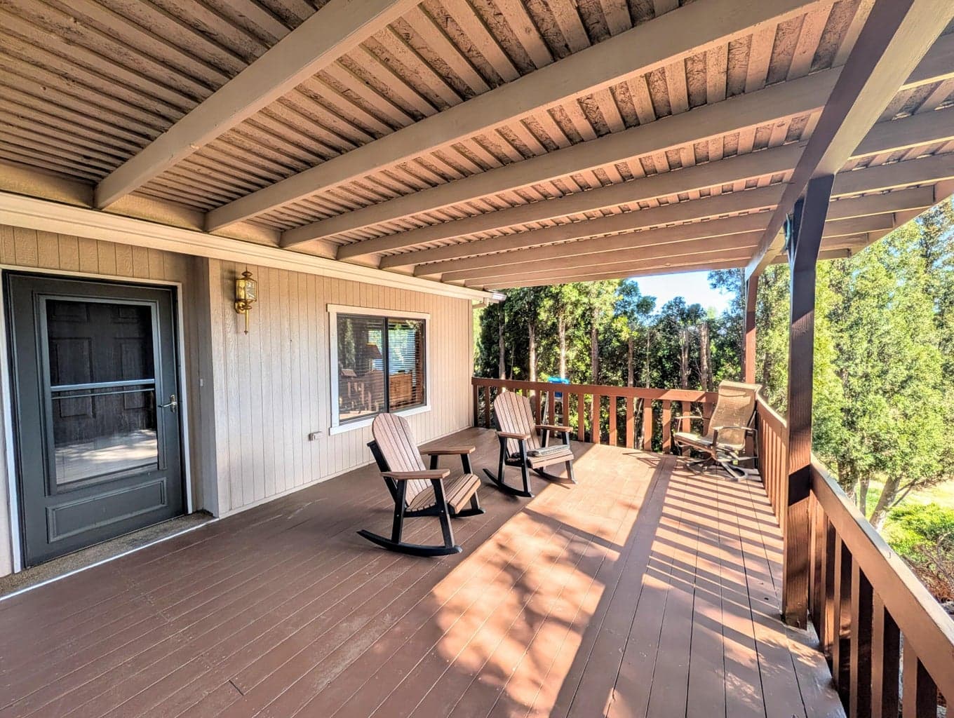 Welcome to your private cozy oasis in Cascade Village