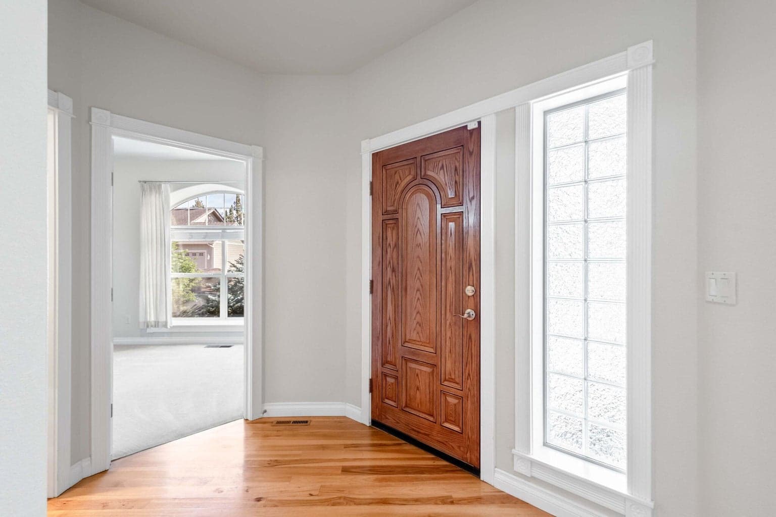 Photo of 1726 Cliff Side Way 4 of 36