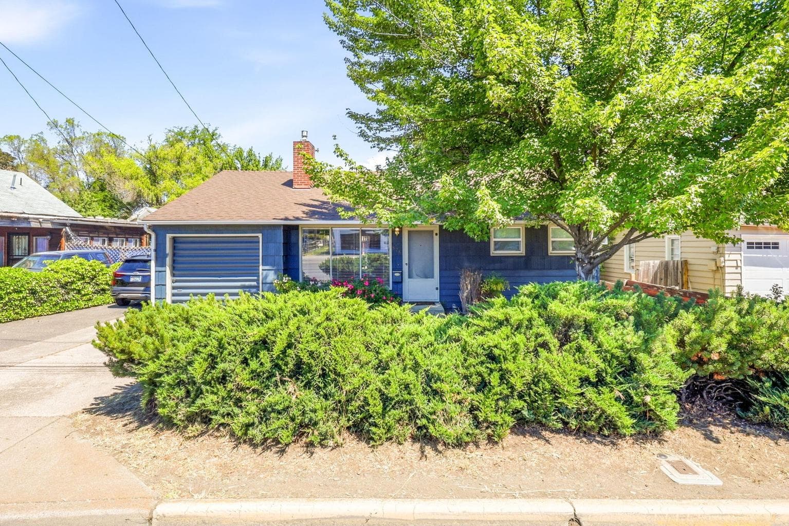 Photo of 876 Stewart 3 of 25