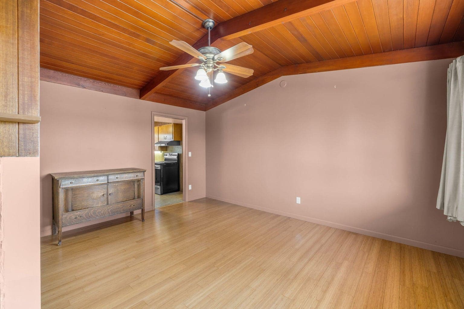 Photo of 176 SE Hillcrest Street 13 of 65