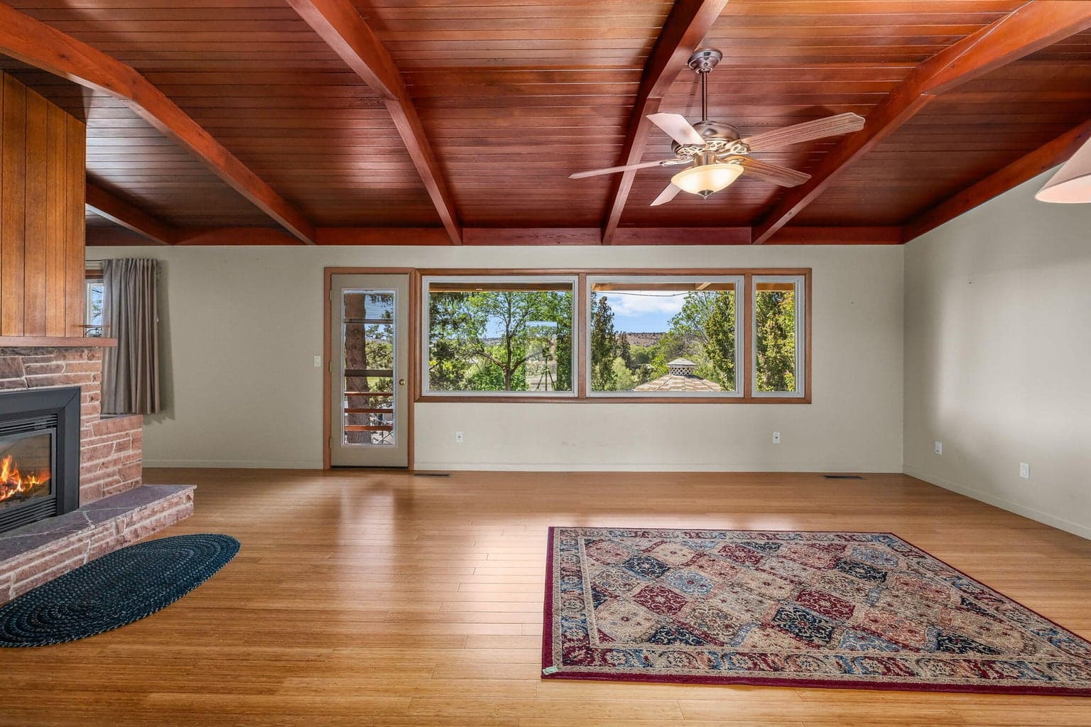 Photo of 176 SE Hillcrest Street 17 of 65