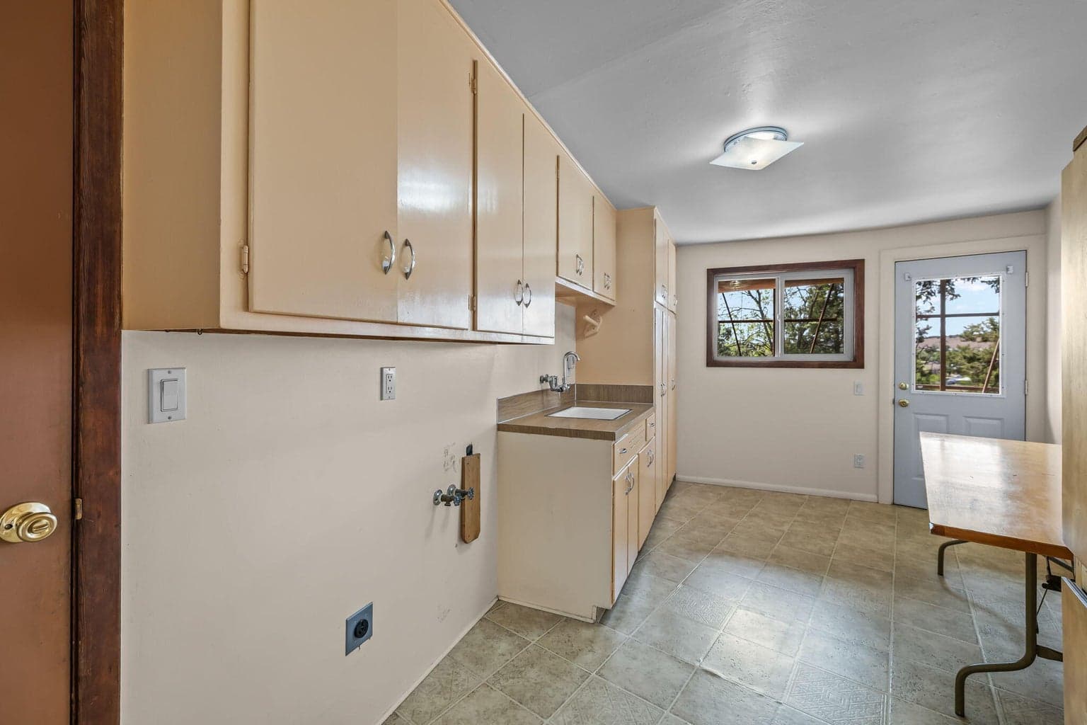 Photo of 176 SE Hillcrest Street 27 of 65