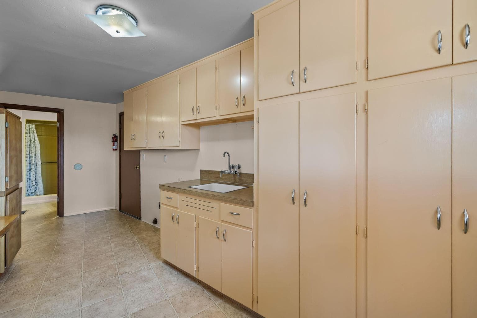 Photo of 176 SE Hillcrest Street 28 of 65