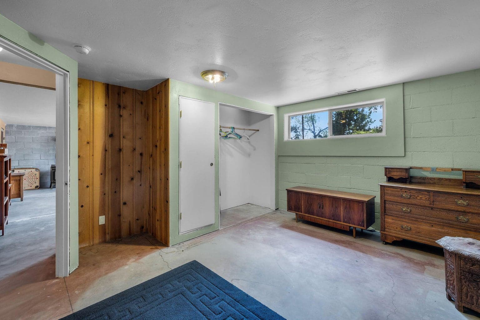 Photo of 176 SE Hillcrest Street 38 of 65