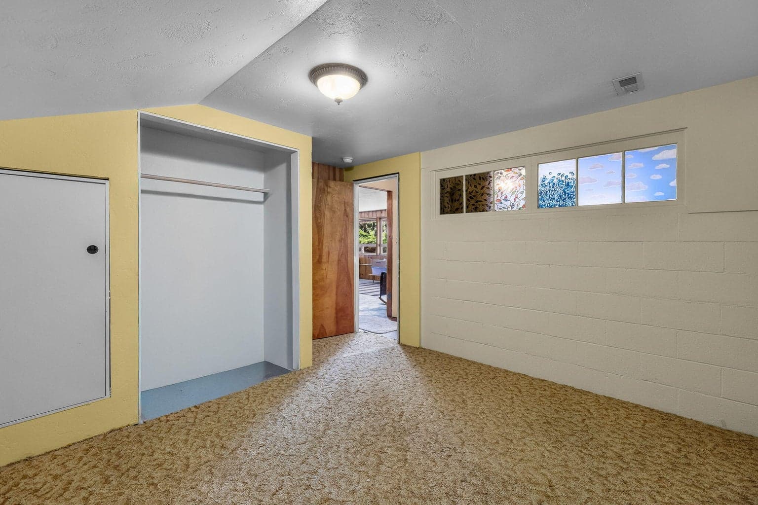 Photo of 176 SE Hillcrest Street 40 of 65