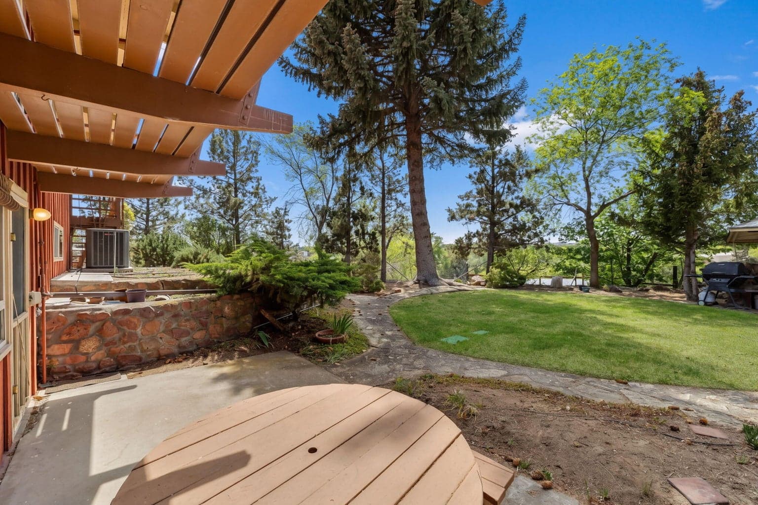 Photo of 176 SE Hillcrest Street 55 of 65