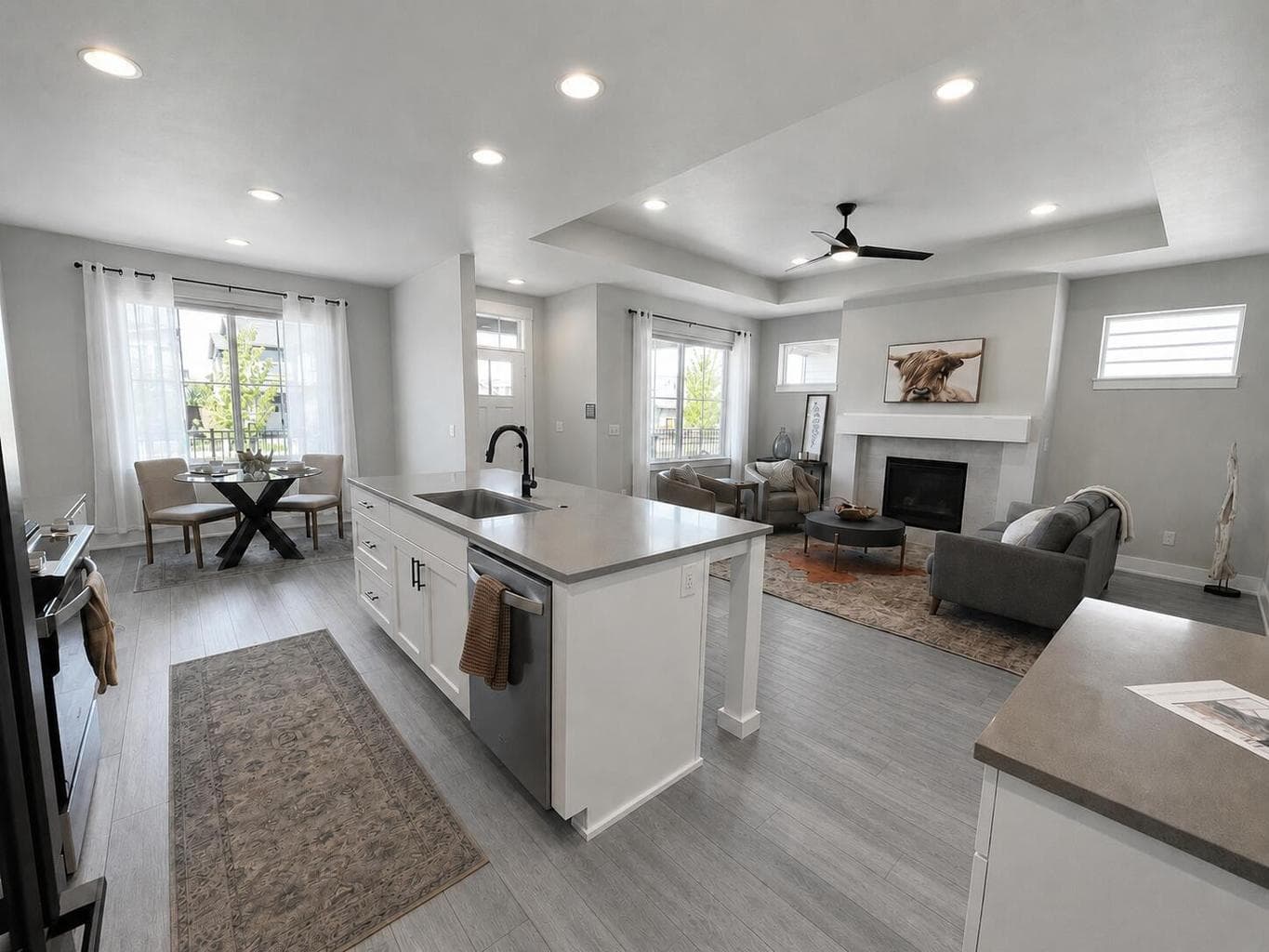 Photo of 3734 Petrosa 2 of 34