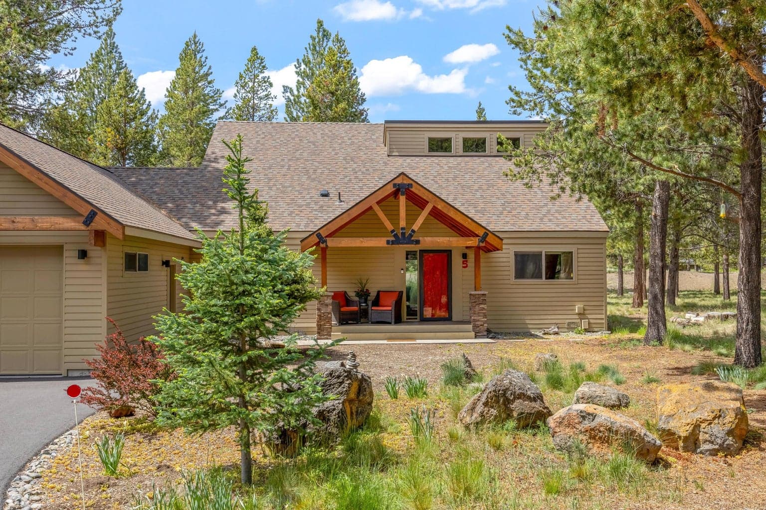 Photo of 57339 Mountain View 1 of 35