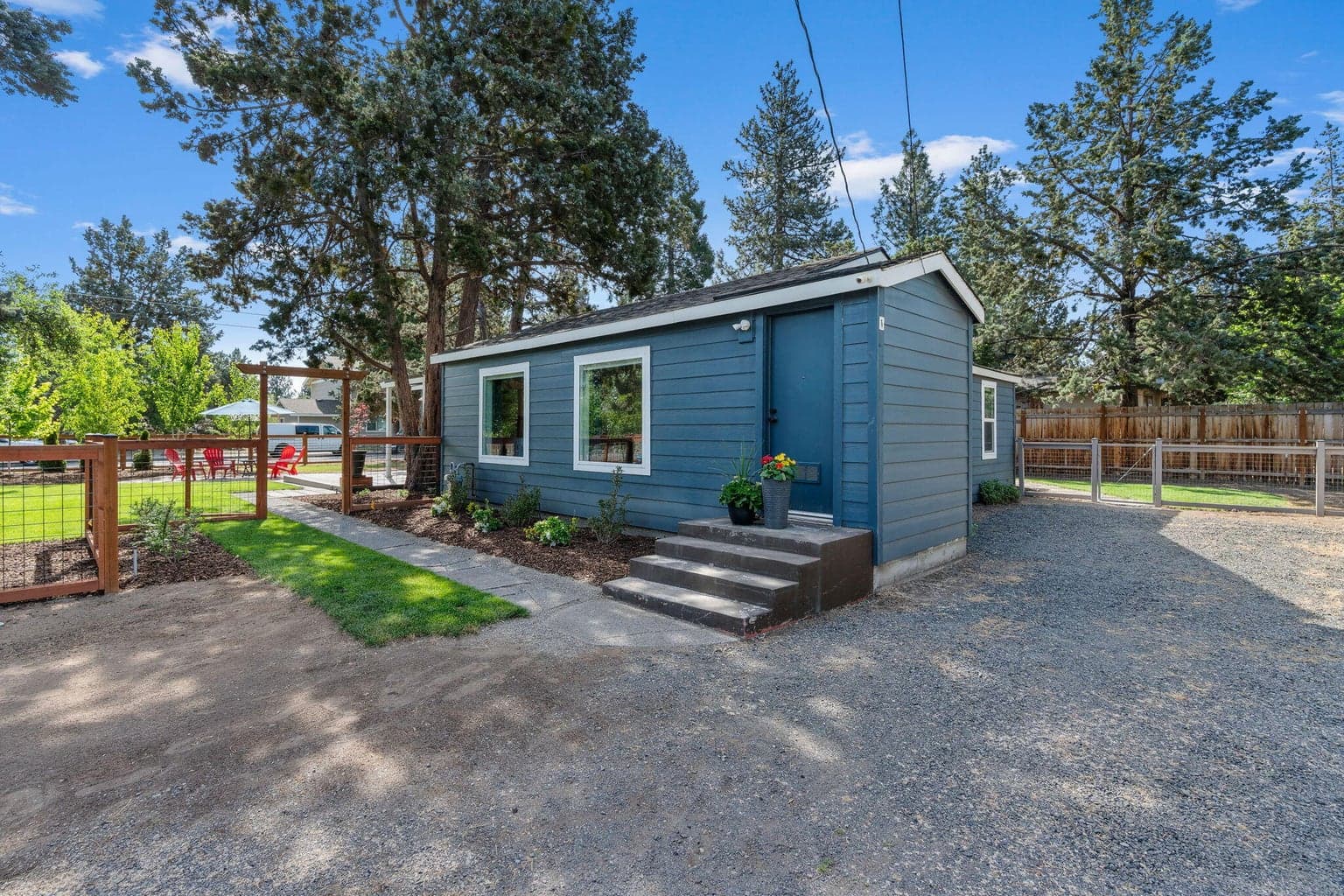 Photo of 565 SE Woodland Boulevard 10 of 43
