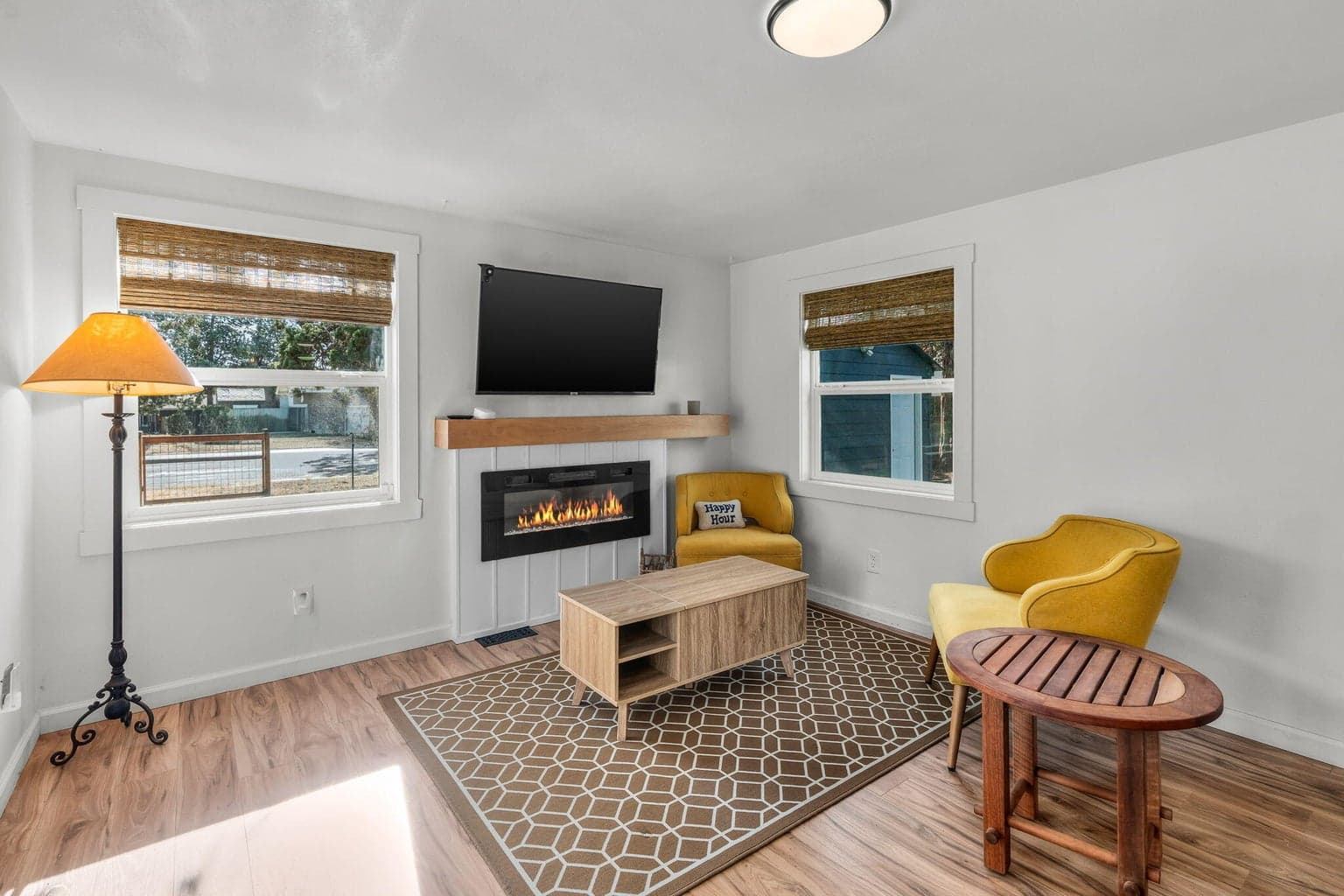 Photo of 565 SE Woodland Boulevard 11 of 43
