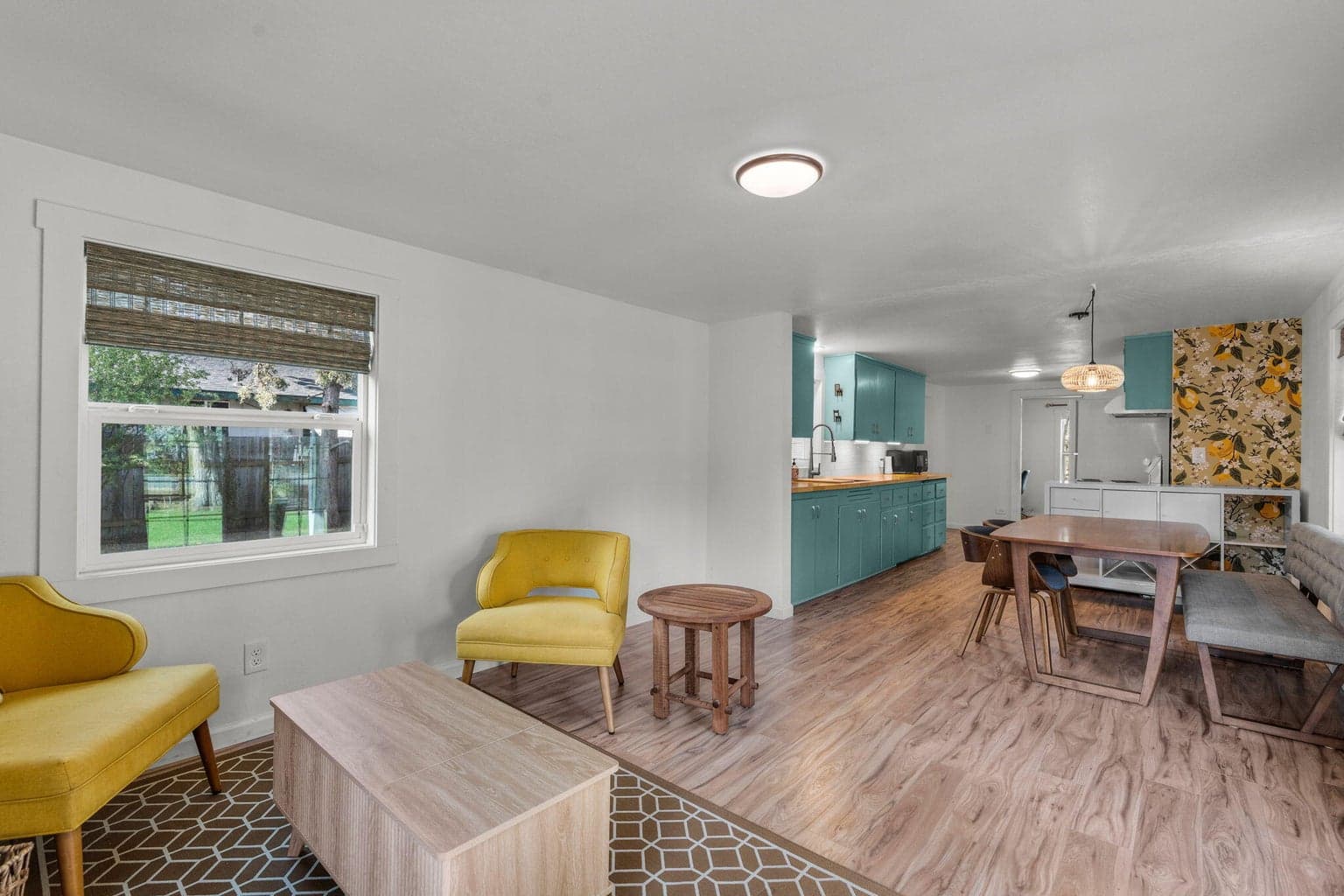 Photo of 565 SE Woodland Boulevard 13 of 43