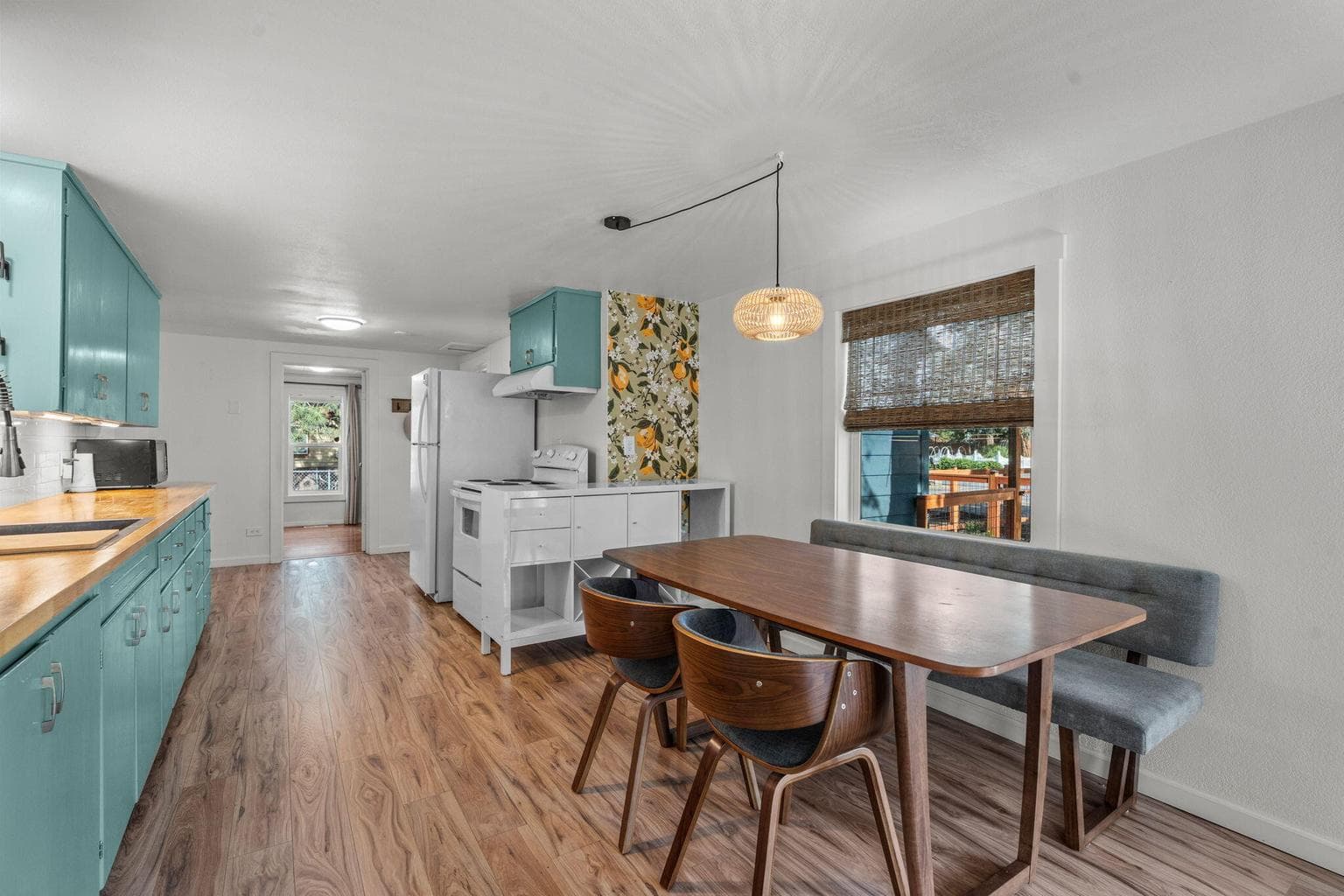 Photo of 565 SE Woodland Boulevard 14 of 43
