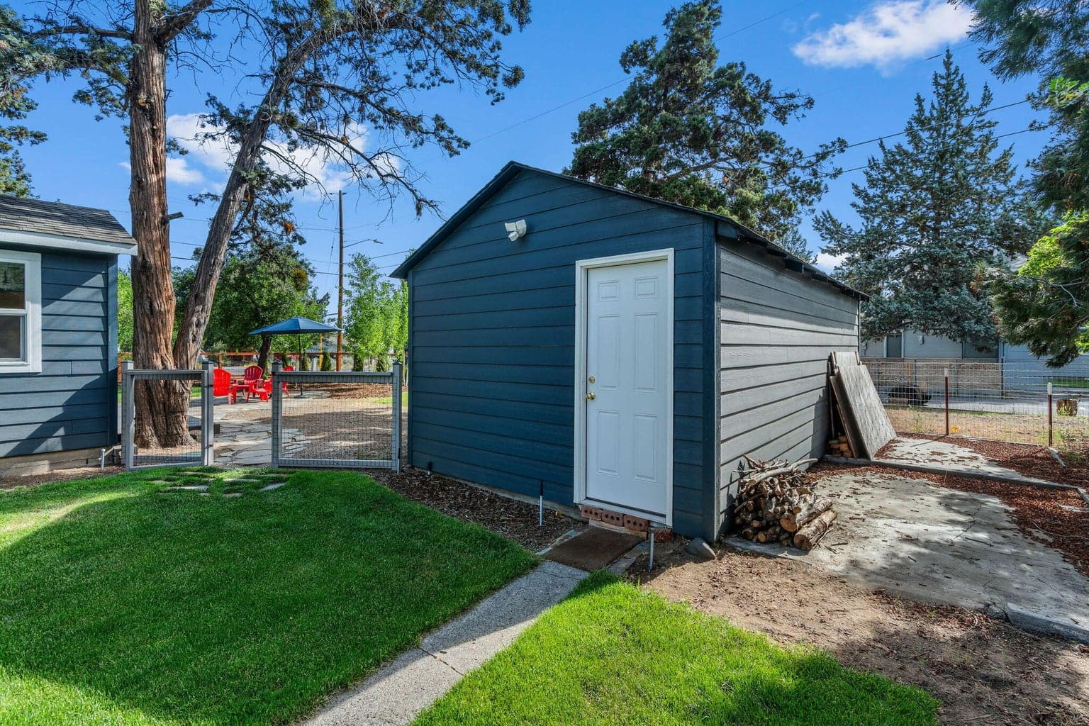 Photo of 565 SE Woodland Boulevard 34 of 43