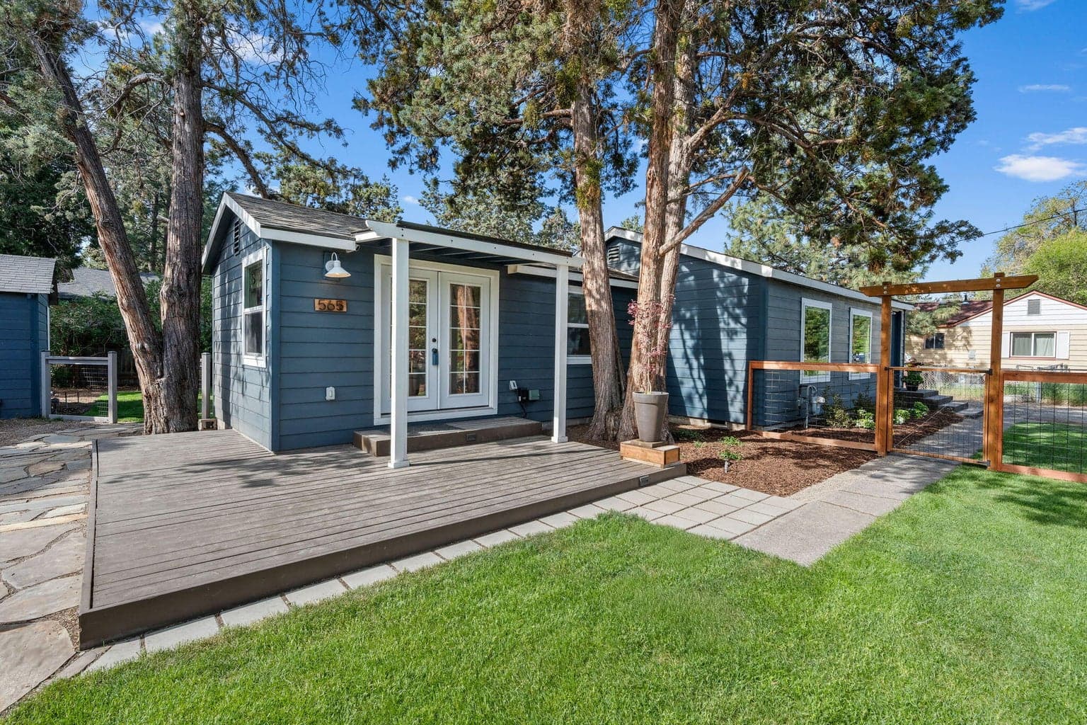 Photo of 565 SE Woodland Boulevard 38 of 43