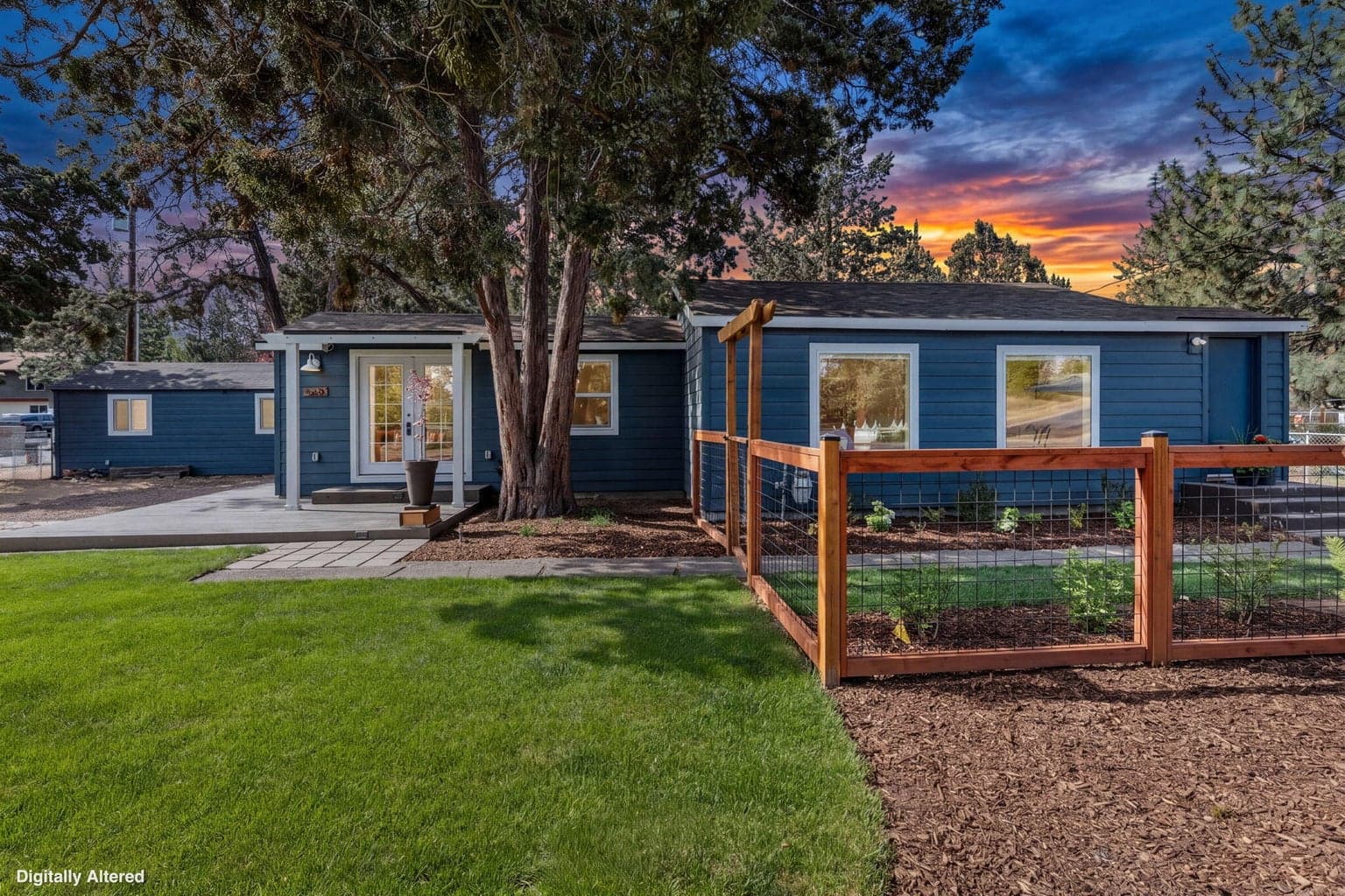 Photo of 565 Woodland 2 of 43