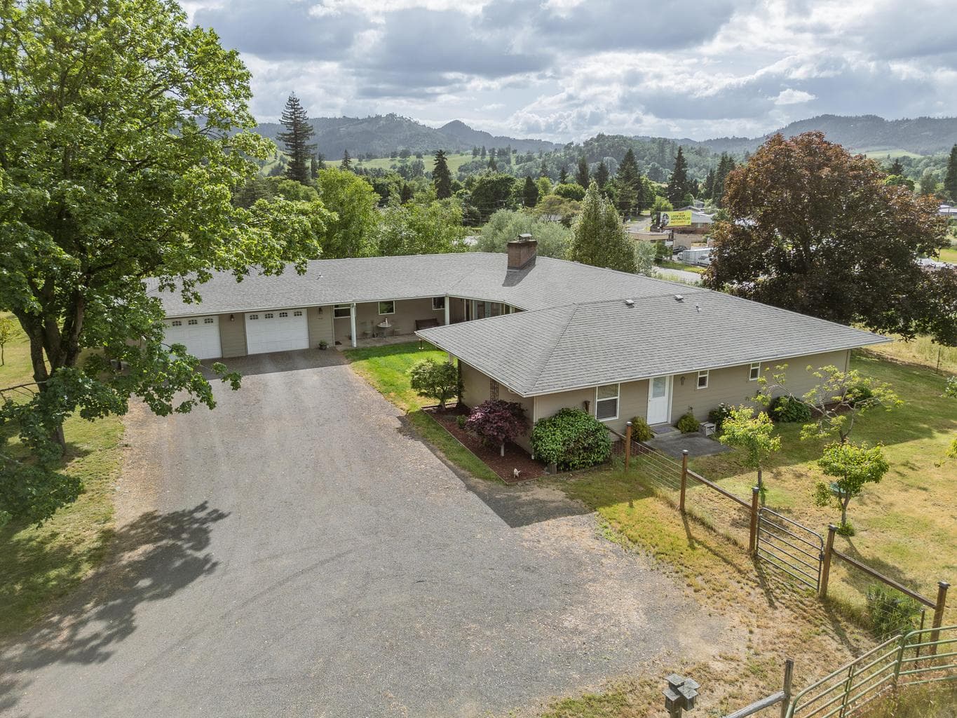 9114 Old Highway 99