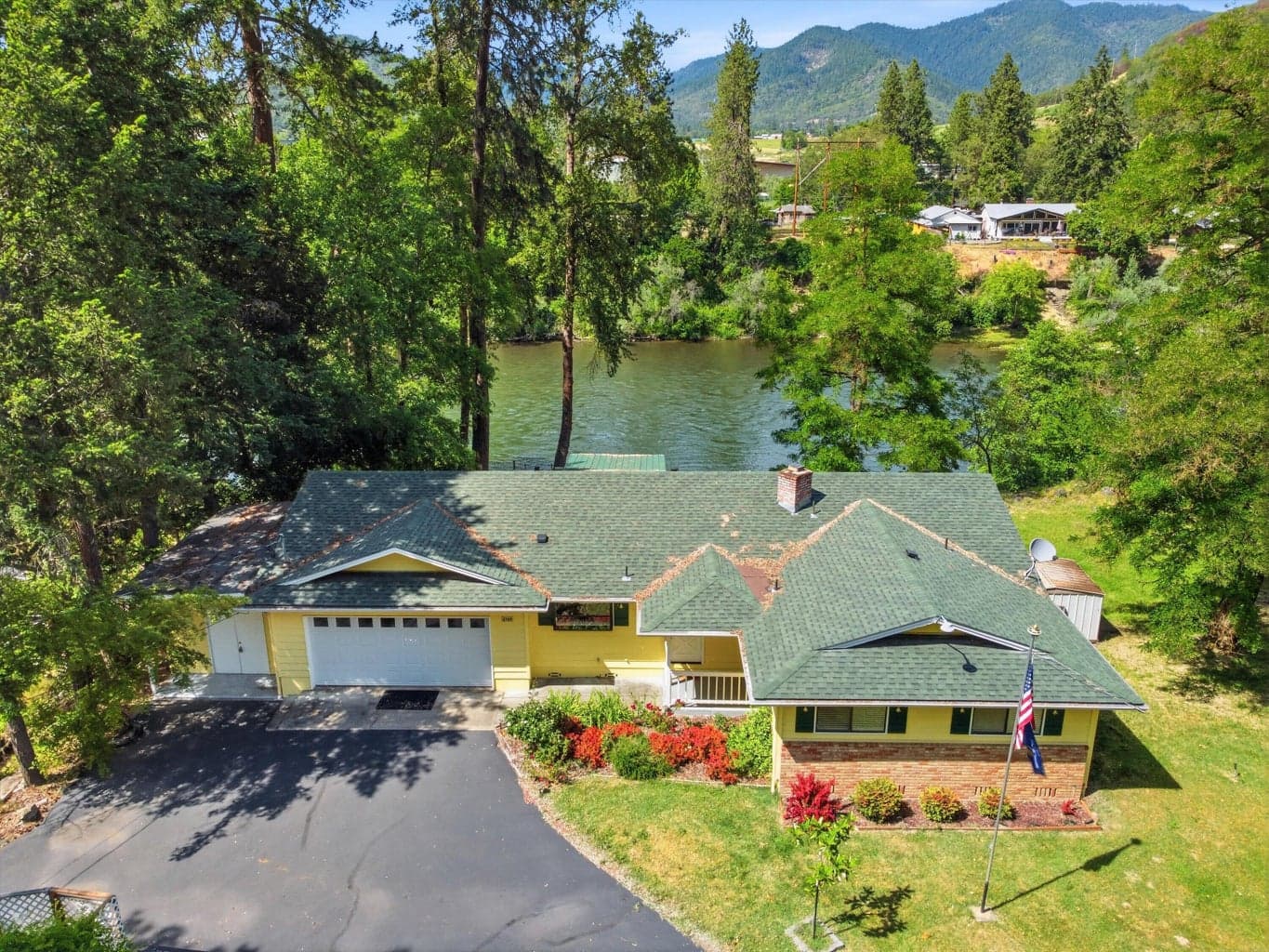 2700 Rogue River