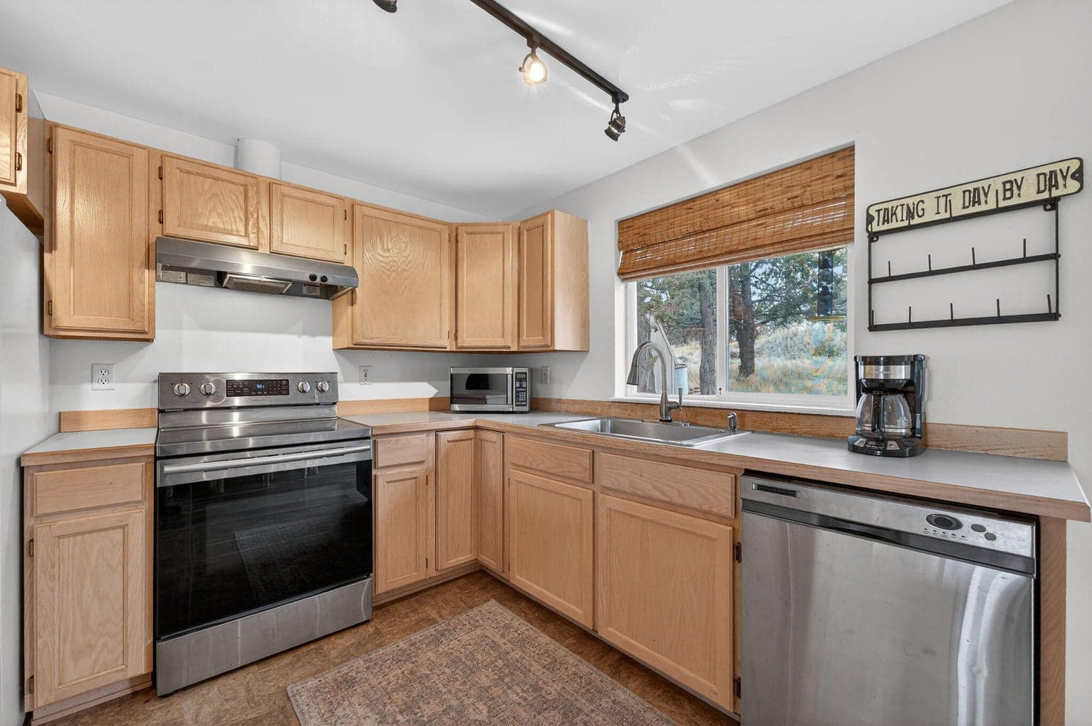 Photo of 13536 SW Cinder Drive 9 of 26