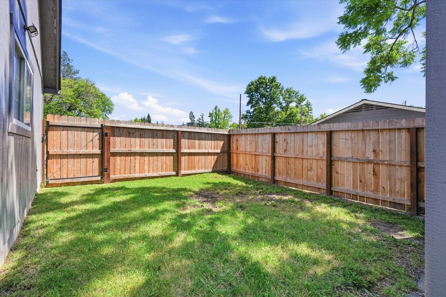 Photo of 201 Dimmick Street 4 of 30