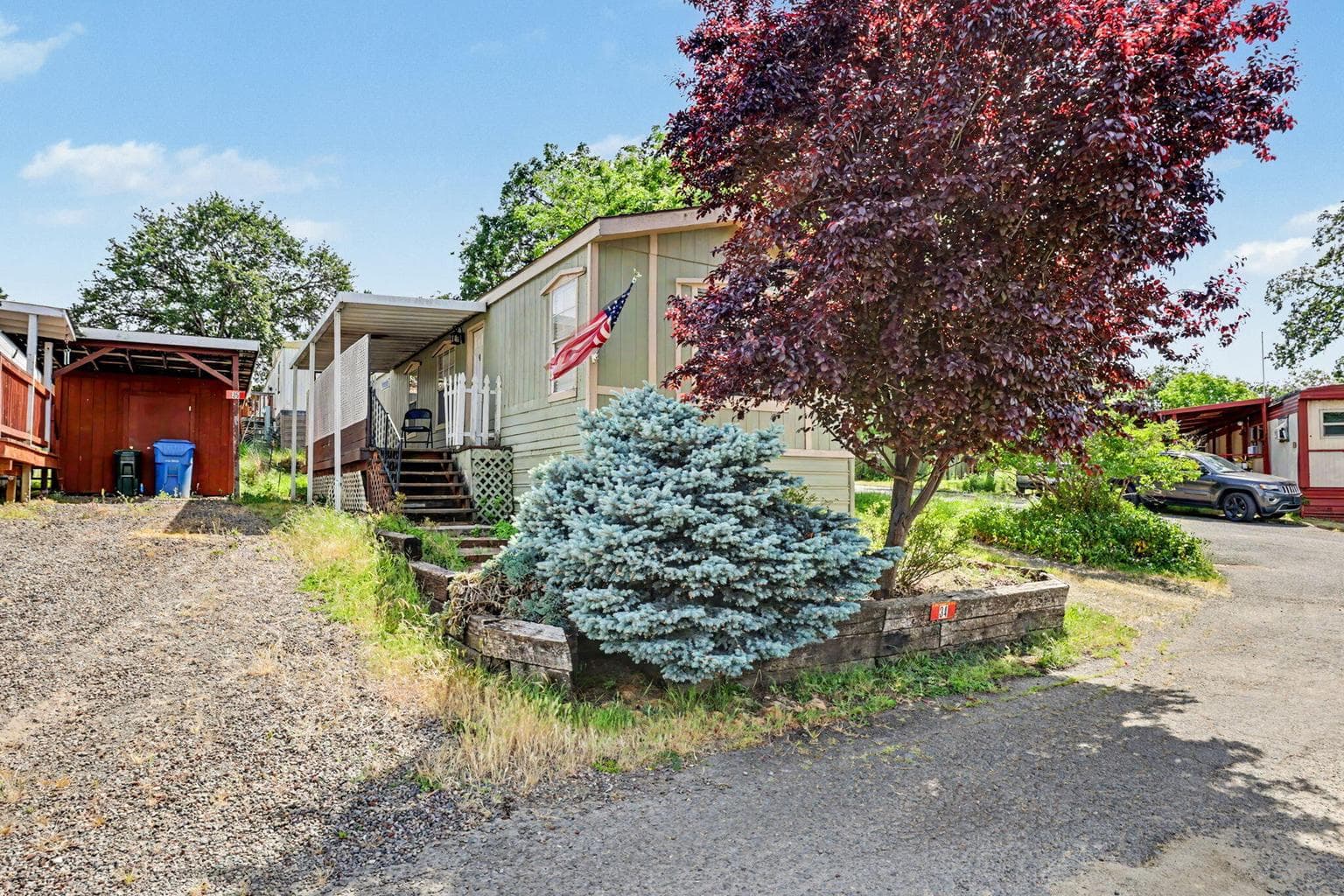 Photo of 421 Stevens 2 of 19