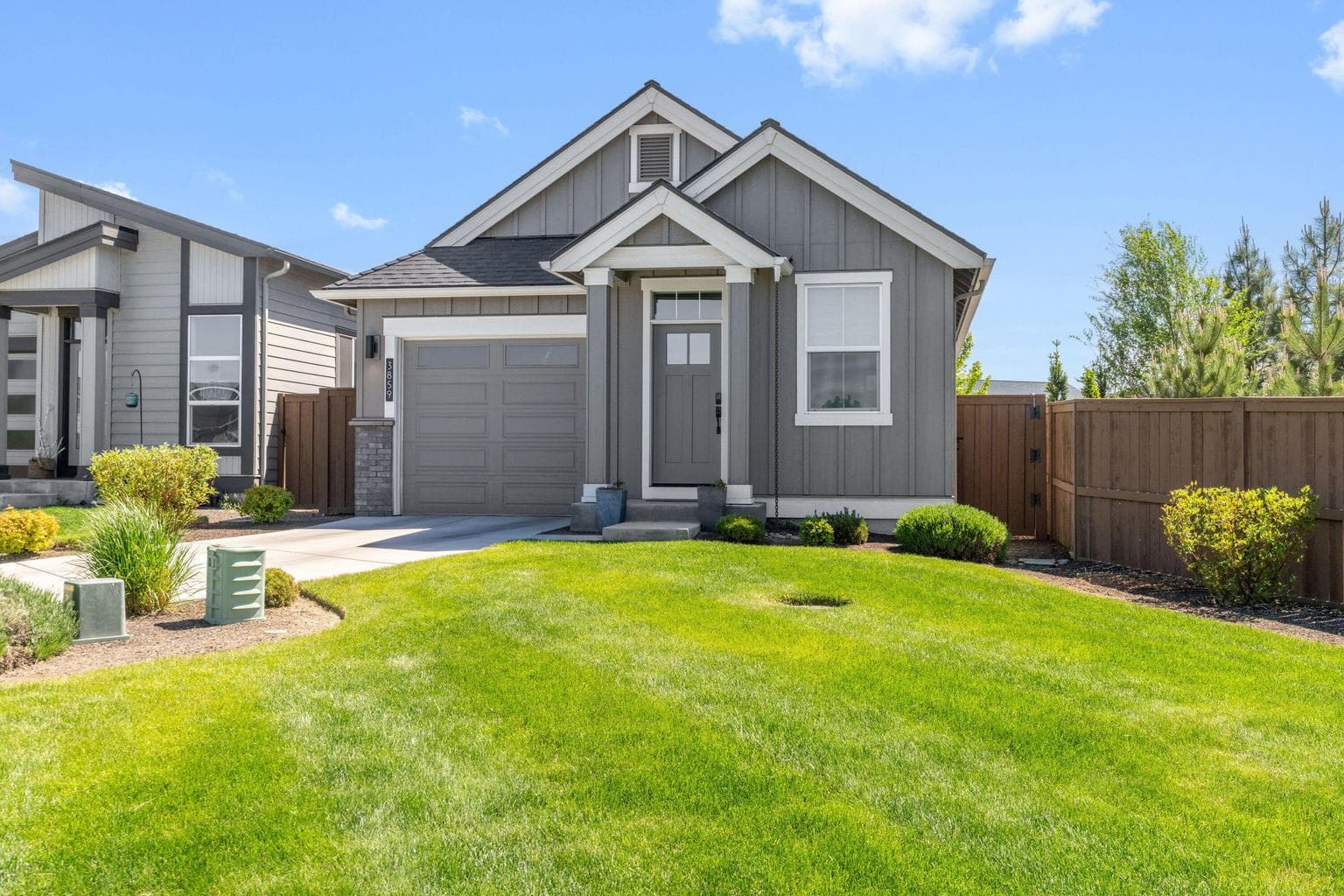 Photo of 3859 Oakside 2 of 38