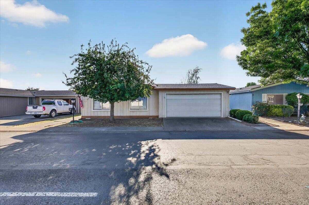 555 Freeman