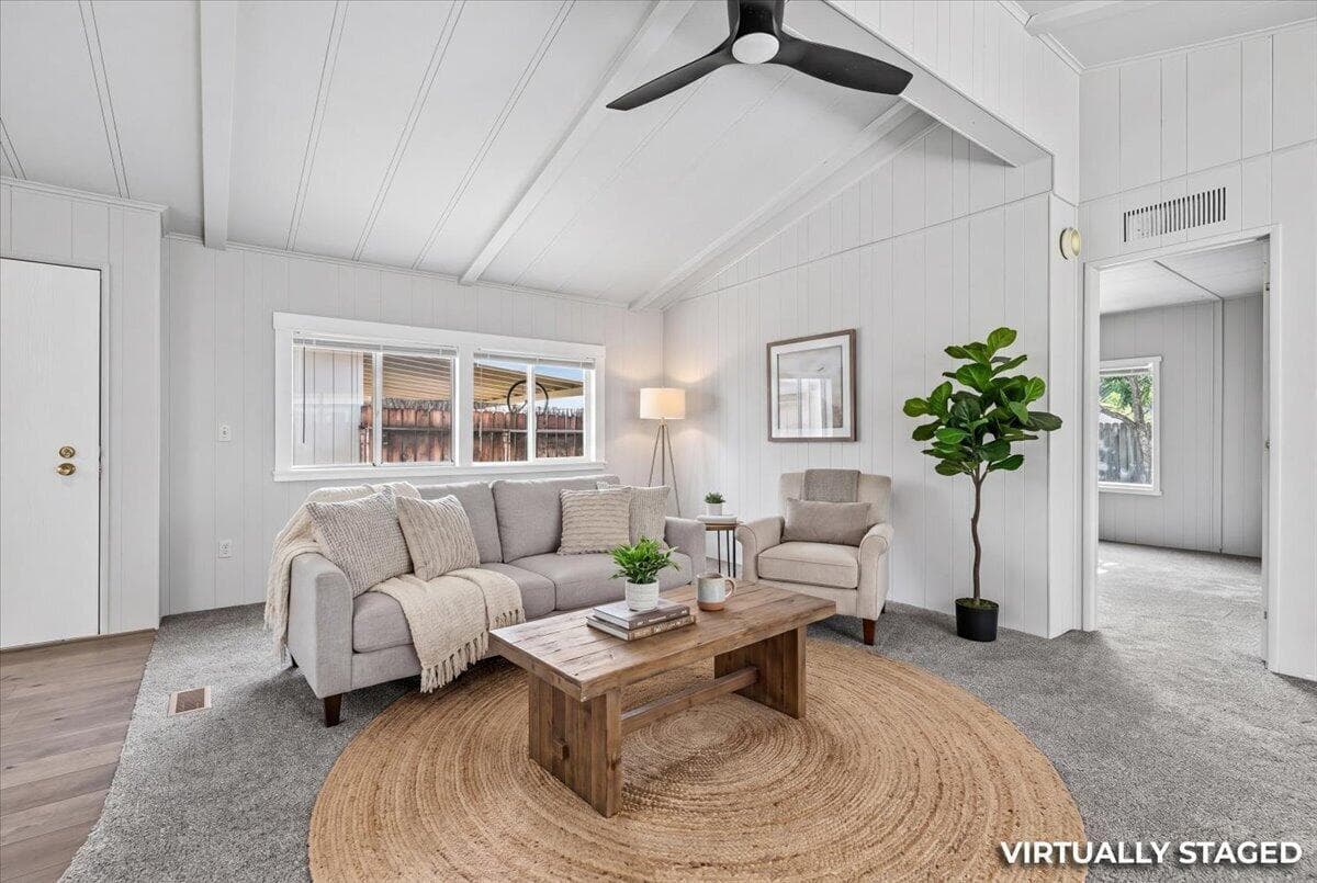Photo of 555 Freeman 5 of 32