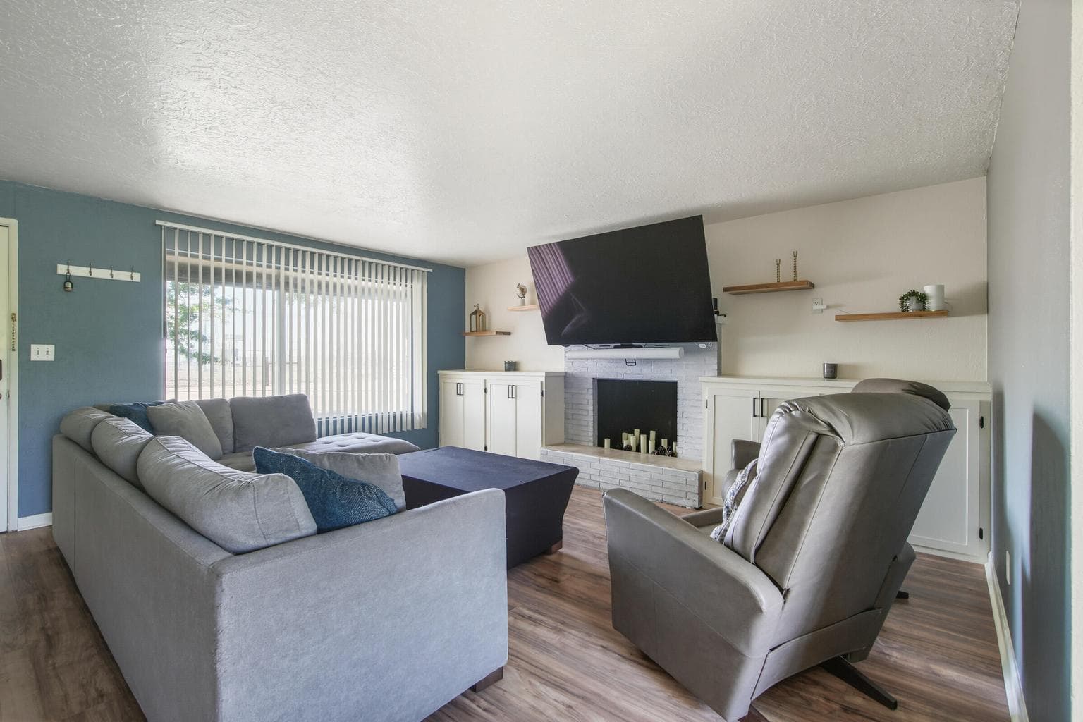 Photo of 664 35th 4 of 19