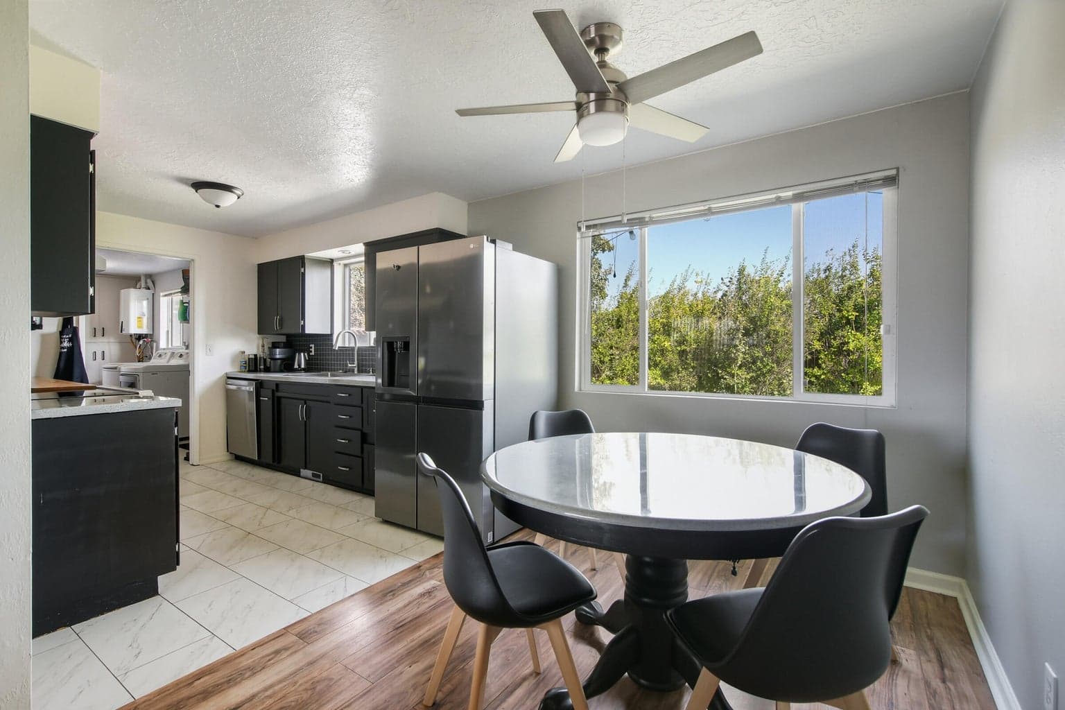 Photo of 664 SW 35th Street 6 of 19