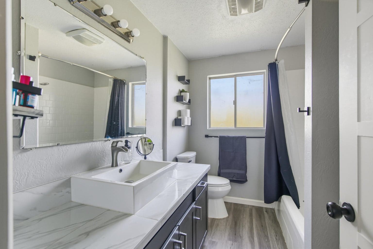 Photo of 664 SW 35th Street 13 of 19