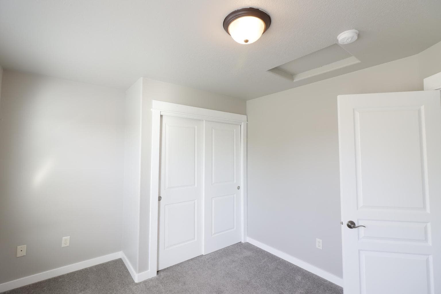 Photo of 1432 NW Spruce Court 13 of 20