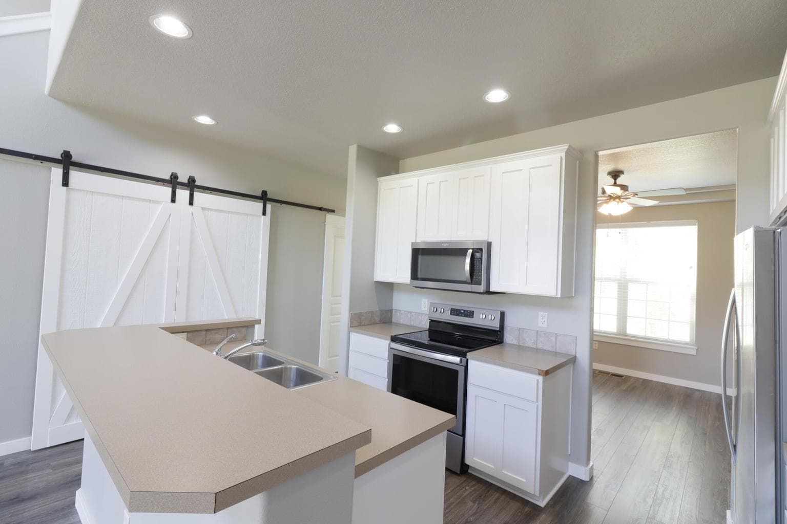 Photo of 1432 NW Spruce Court 6 of 20