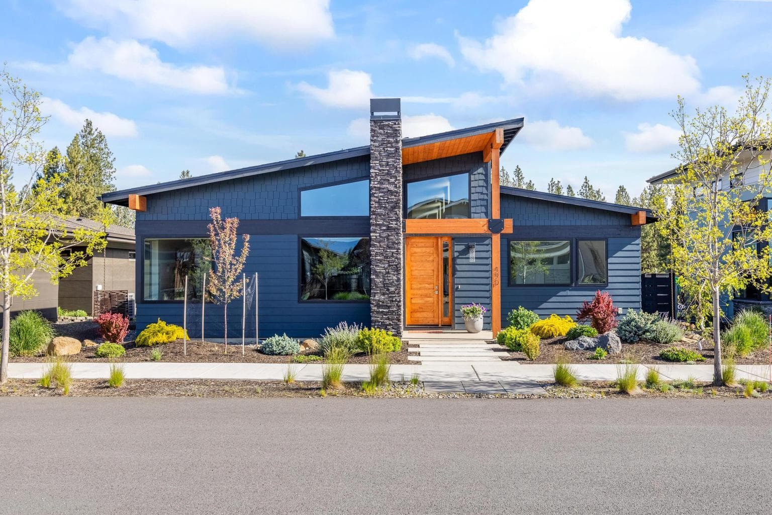 490 Diamond Peak